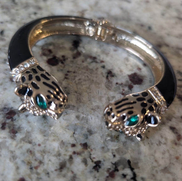 Betsey Johnson Leopard Hinged Bracelet - Picture 10 of 10